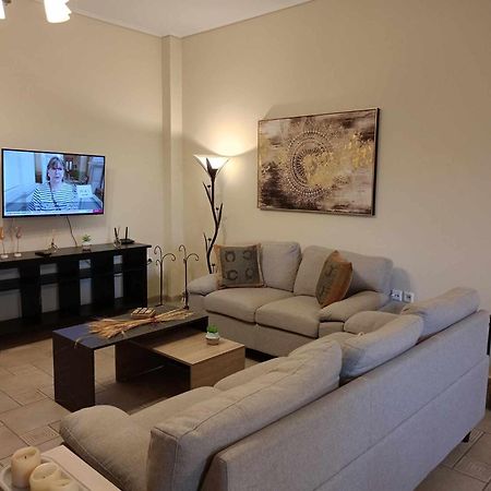 Comfortable Apartment In Kiato ภายนอก รูปภาพ