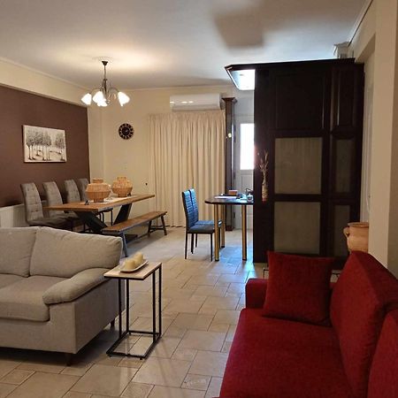 Comfortable Apartment In Kiato ภายนอก รูปภาพ